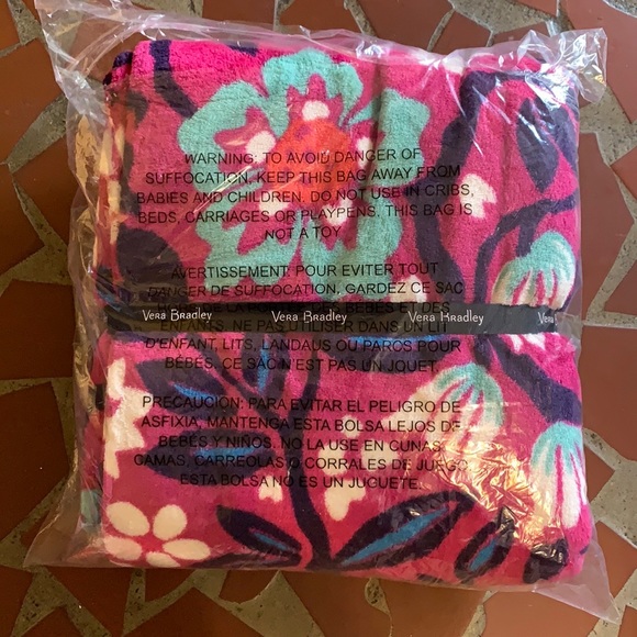 Vera Bradley Bloom Berry Throw Blanket - Picture 4 of 4